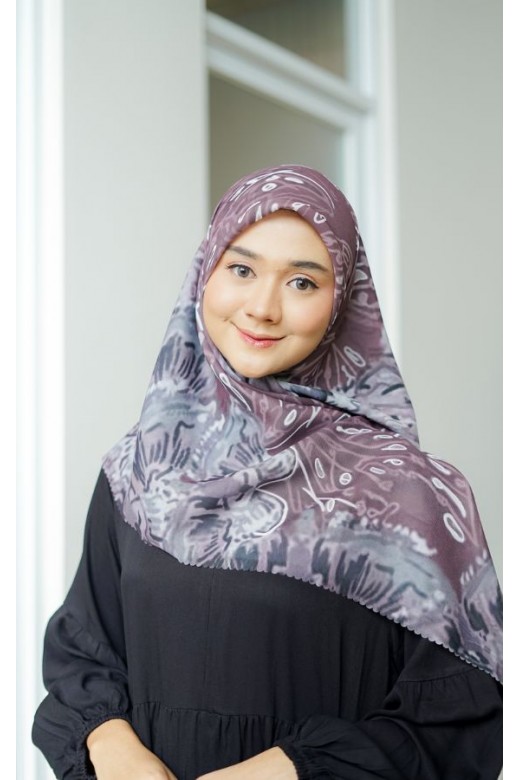 Hijab Segi 4 Monarch Butterfly Rose Dust